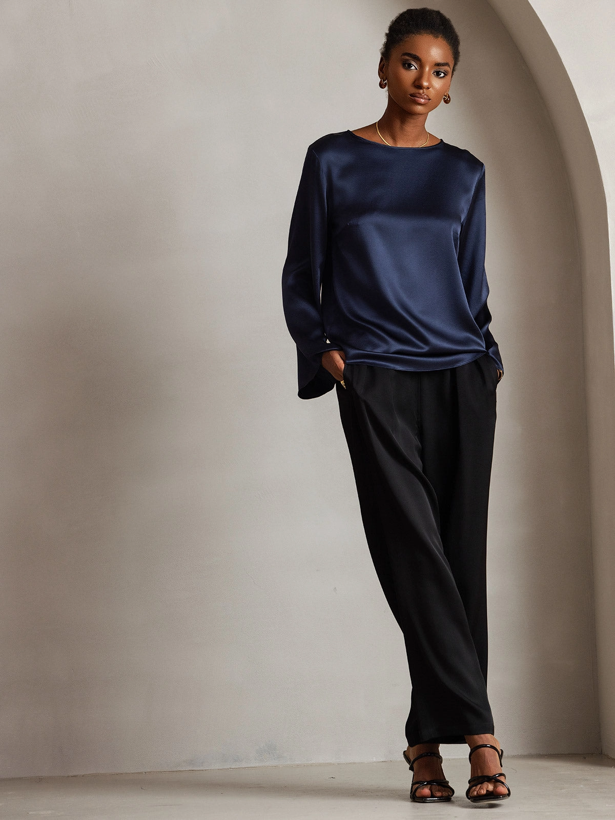 19Momme Silk Relaxed Long-sleeved Blouse