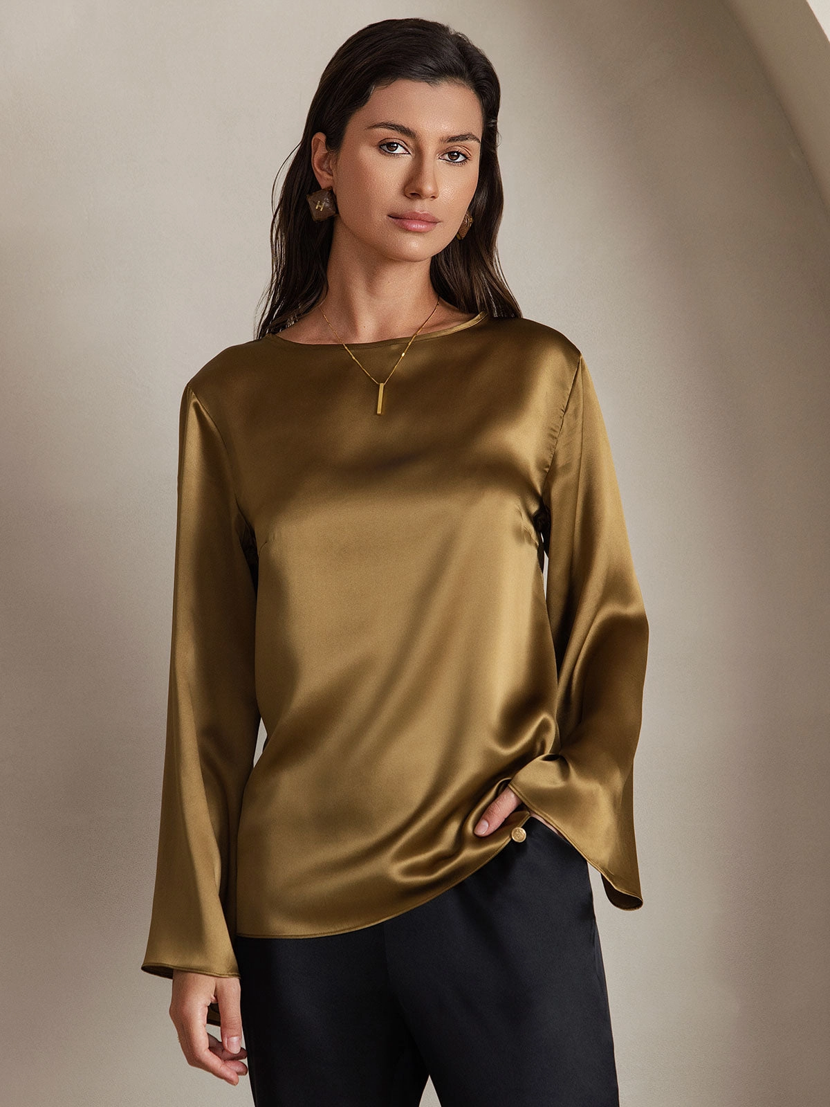 19Momme Silk Relaxed Long-sleeved Blouse