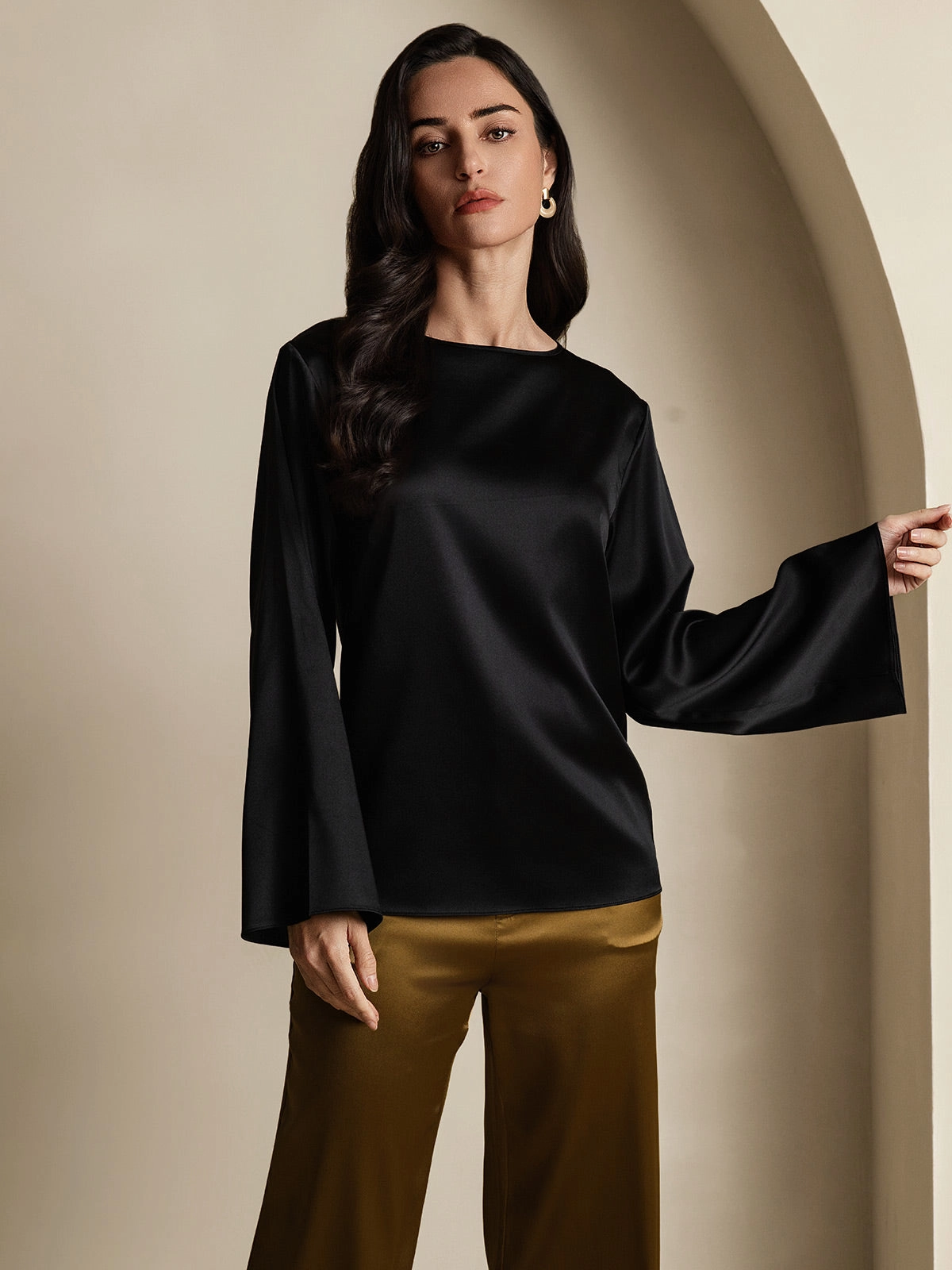 19Momme Silk Relaxed Long-sleeved Blouse