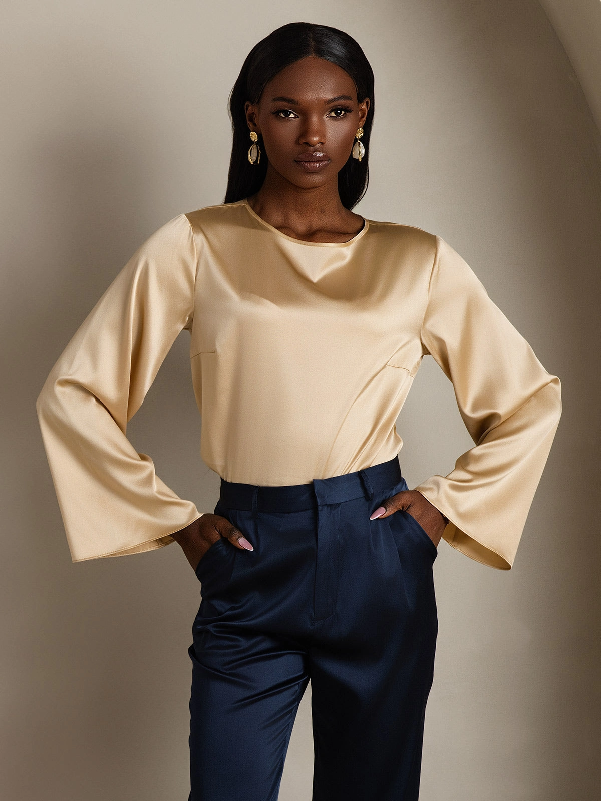 19Momme Silk Relaxed Long-sleeved Blouse