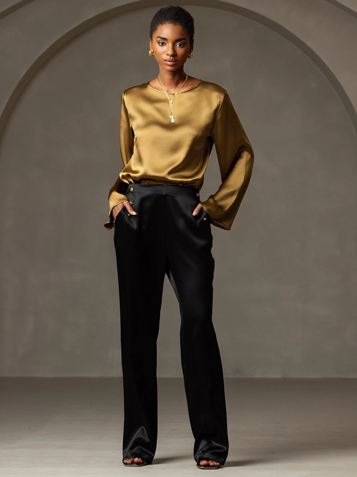 19Momme Silk Relaxed Long-sleeved Blouse