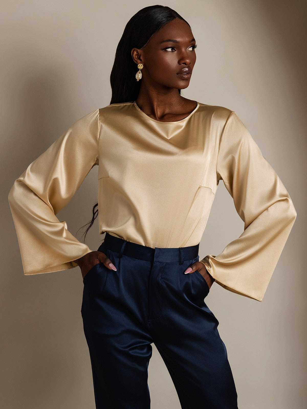 19Momme Silk Relaxed Long-sleeved Blouse