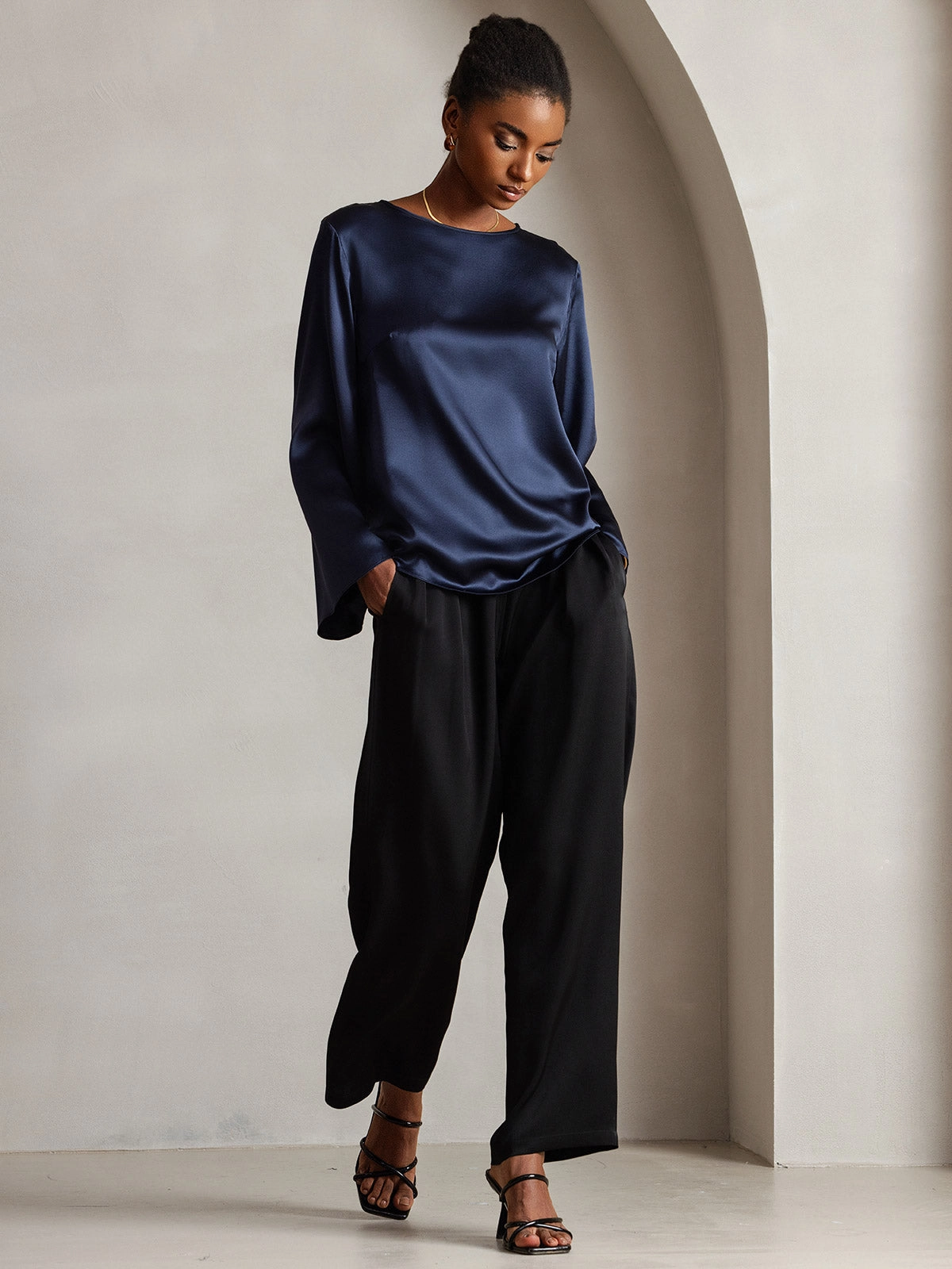 19Momme Silk Relaxed Long-sleeved Blouse