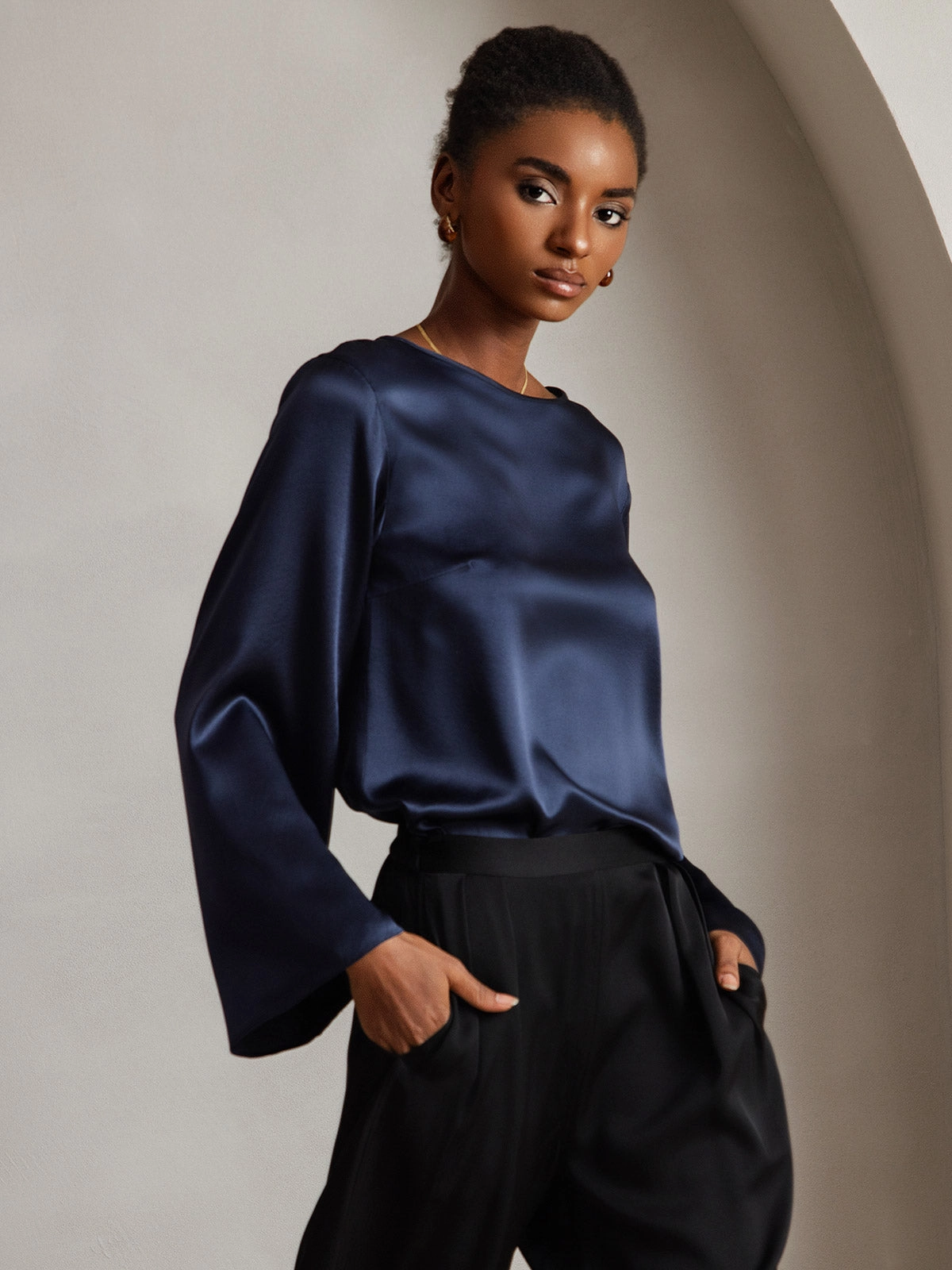 19Momme Silk Relaxed Long-sleeved Blouse