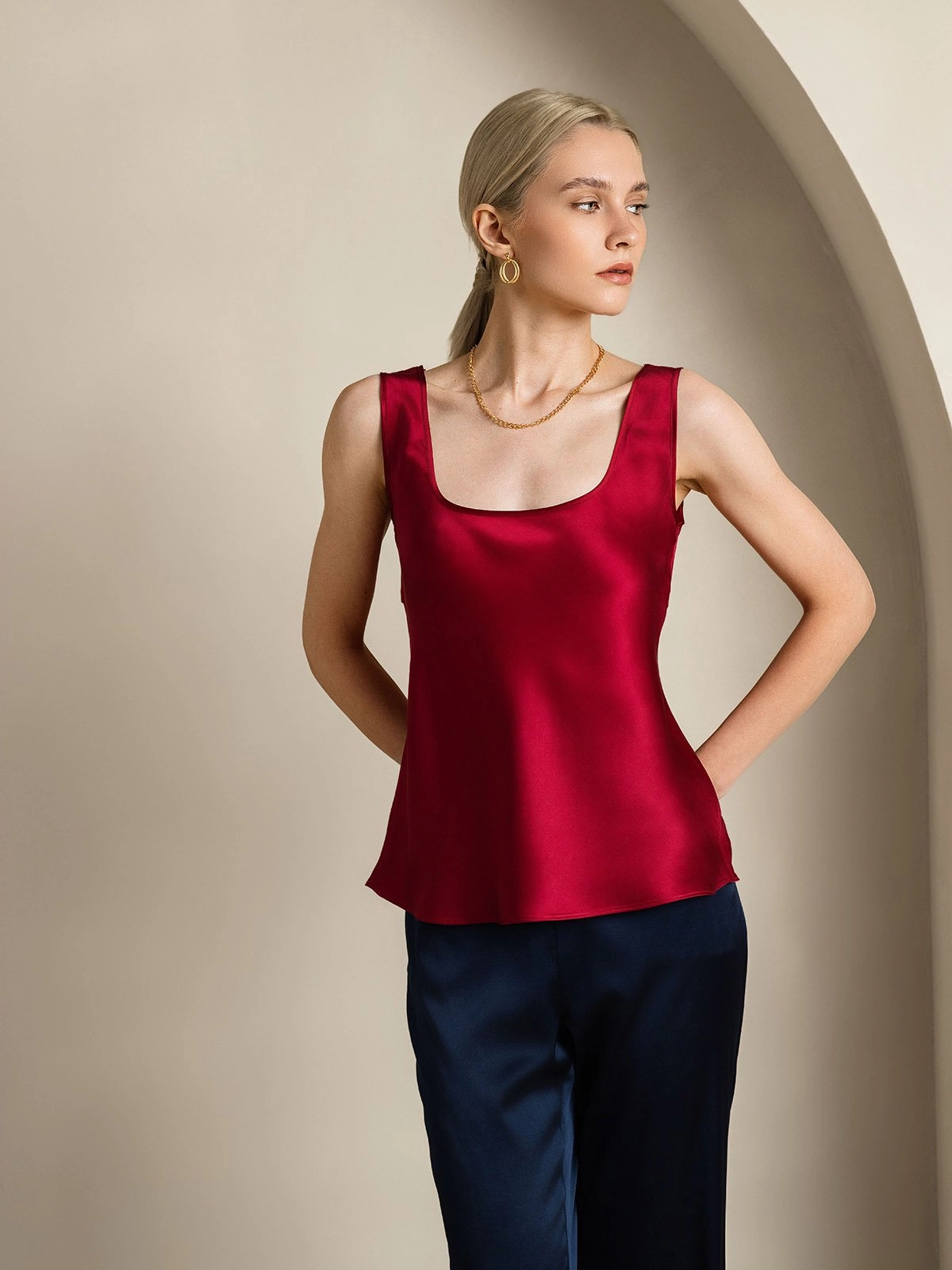 19Momme Silk U-neck Straps Tank Top