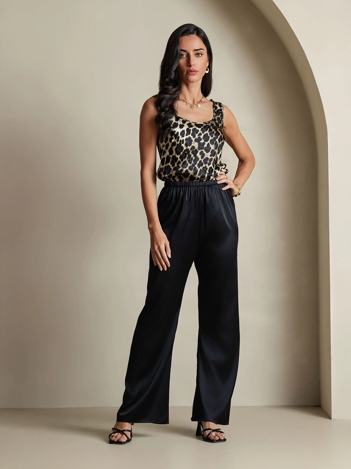 19Momme Silk U-neck Straps Tank Top