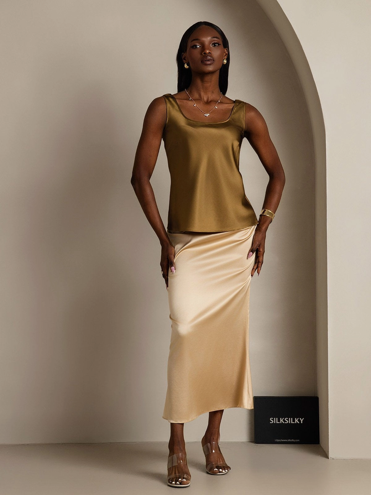 19Momme Silk U-neck Straps Tank Top