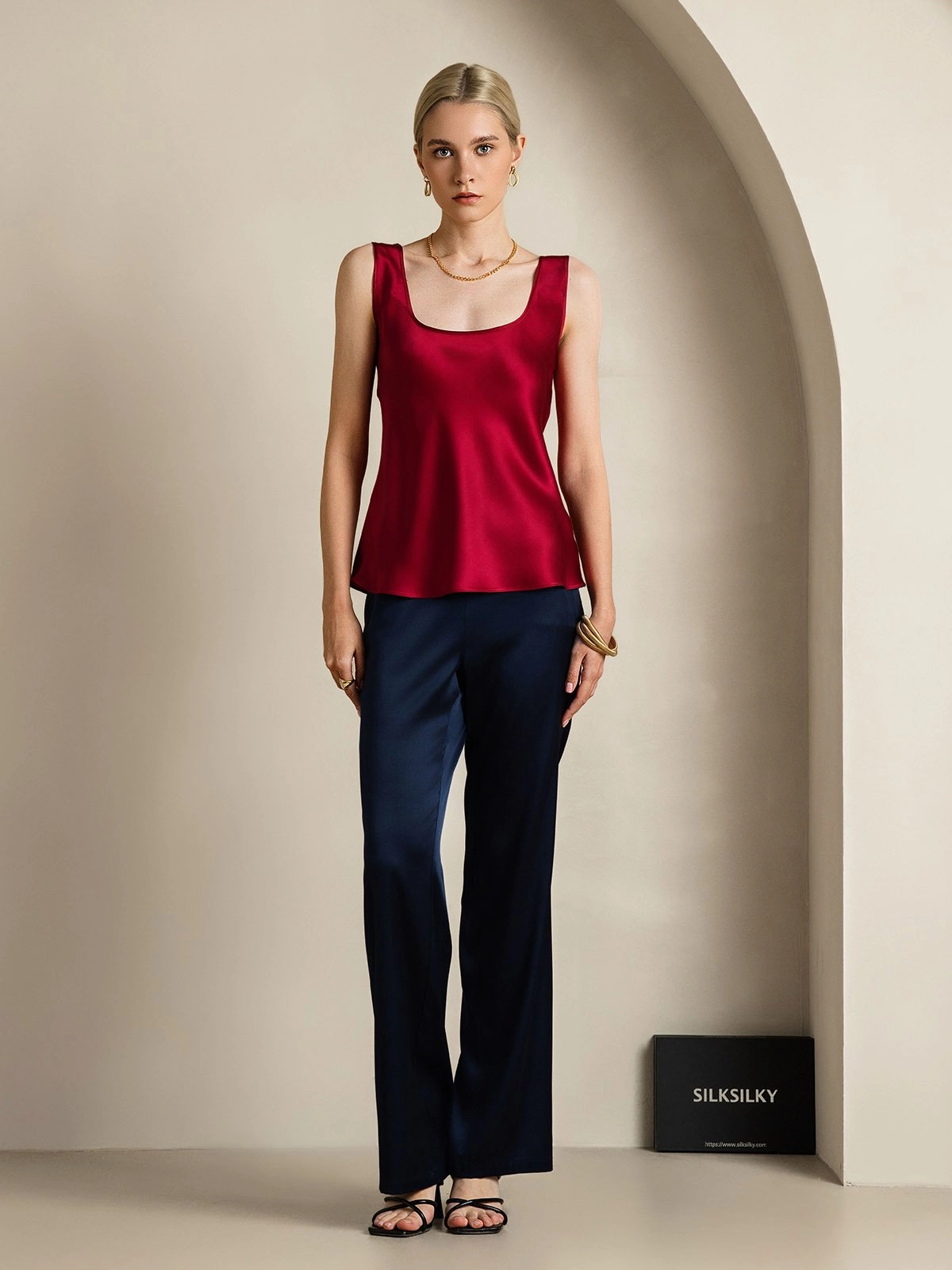 19Momme Silk U-neck Straps Tank Top