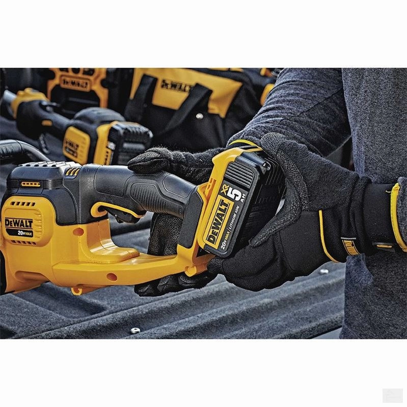DEWALT 20V MAX* Lithium Ion 22” Hedge Trimmer (Bare) [DCHT820B]