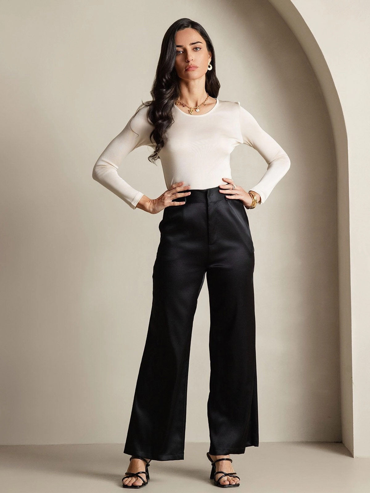 Silk Blend Round Neck Long-Sleeved T-Shirt